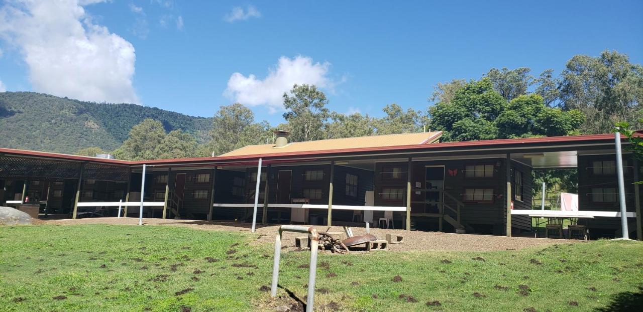 Christmas Creek Cafe & Cabins Lamington 외부 사진