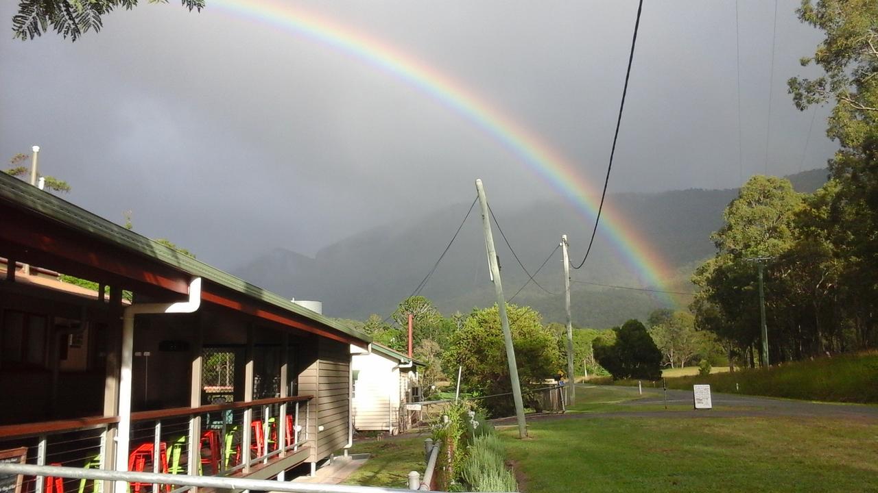 Christmas Creek Cafe & Cabins Lamington 외부 사진
