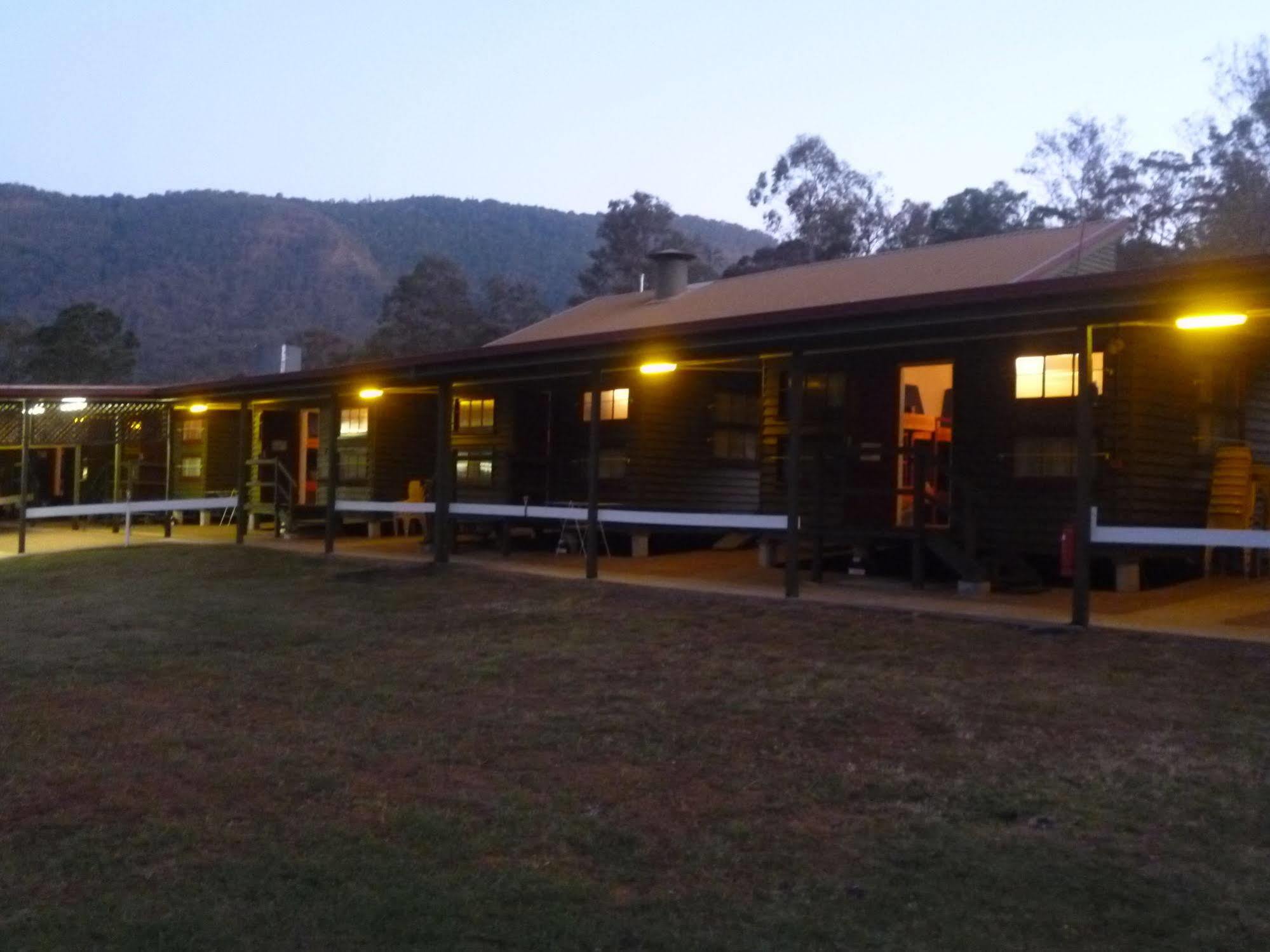 Christmas Creek Cafe & Cabins Lamington 외부 사진